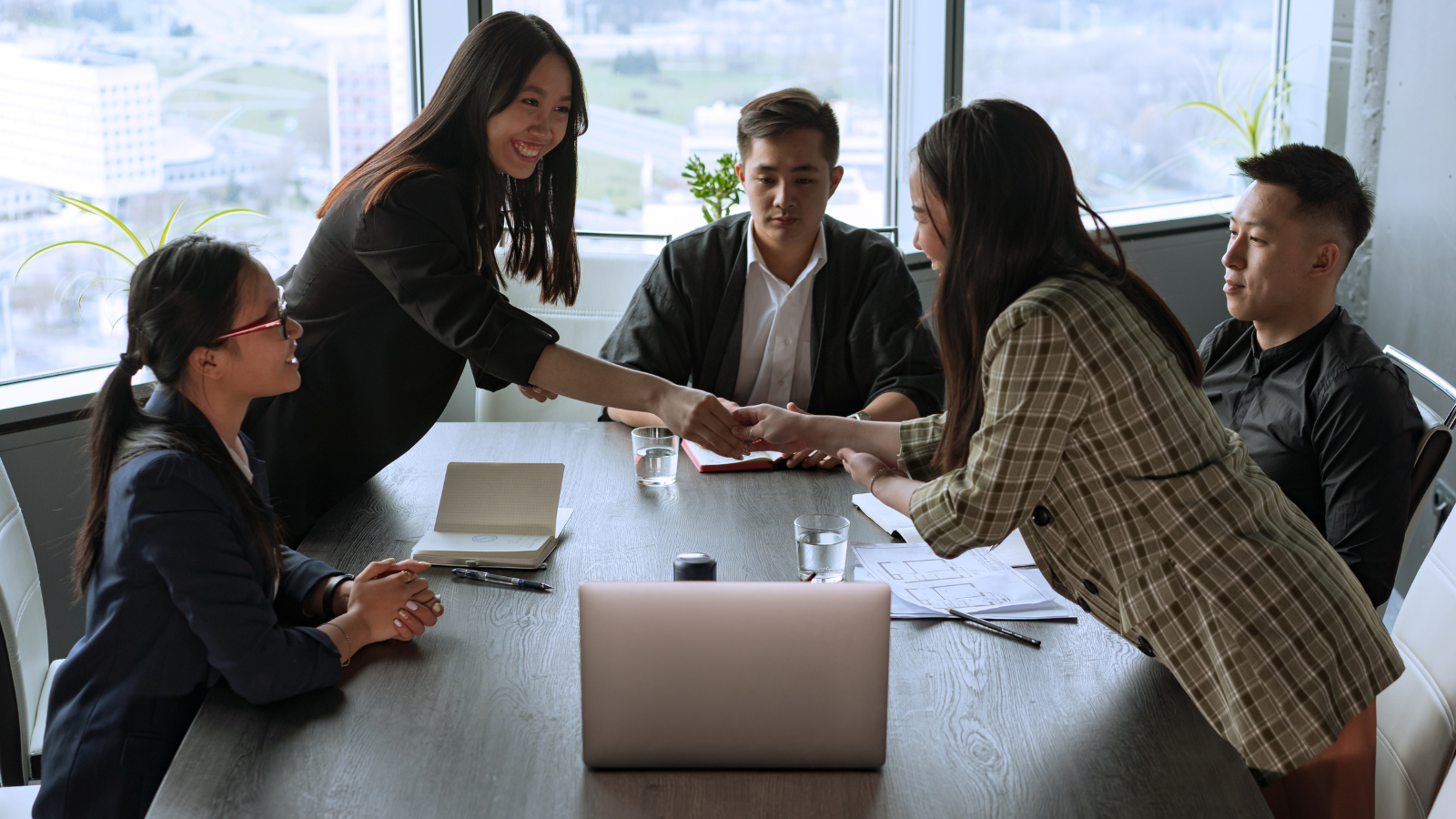 Best Online Sales Pitch Techniques for Insurance Agents in 2026