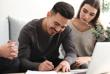 Improving Policy Explanations: AI Sales Training for Insurance Agents